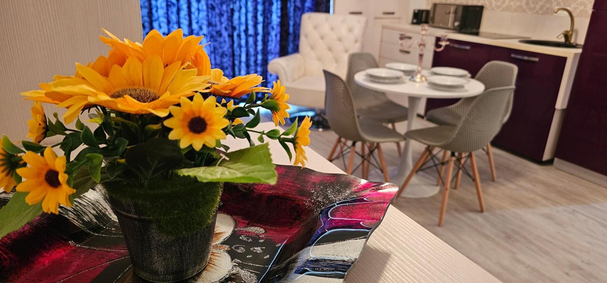 Luxury Aparthotel Promenada In Building Stefan Prima Linie La Mare Năvodari Εξωτερικό φωτογραφία